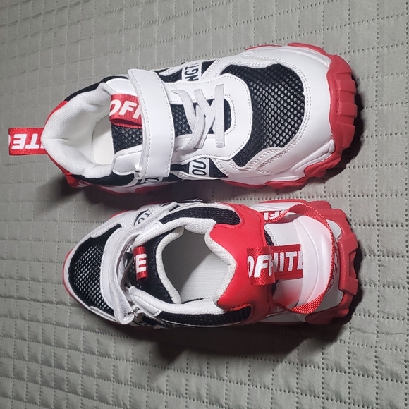 Sneakers - Picture 4 of 4